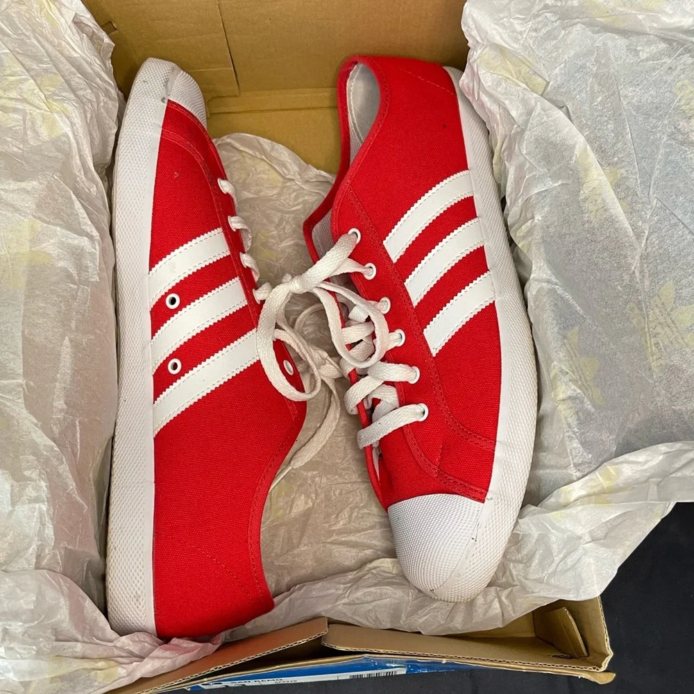 Adidas San Reno Red Size 13‎ Pre Owned w/box